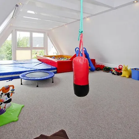 Familienfreundliches Ferienhaus Mit Kamin In Babke Holiday home Mirow